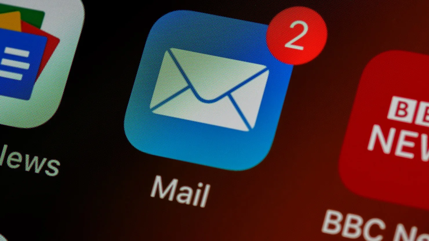 How to Create a Professional Gmail Signature with Images, Social Icons & Logo